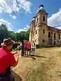 Sedm opuštěných poesiomatů u zapadlých kostelů