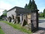 Renovierung von Grabsteinen auf dem Friedhof in Broumov