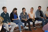 Marek, Aneta, Ilana, Frieda, Hr. Winkelmann und Tobias beim Podiumsgespräch