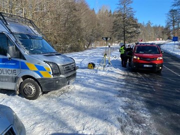 Feuerwehr aus Cheb hilft Pendlern am Grenzübergang